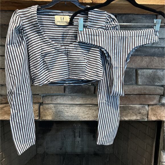Women’s Fashion Brand Company By PENELOPE GAZIN Striped Cropped Top Bottom M *C7 - Picture 1 of 4